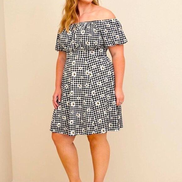 Torrid Mini Textured Knit Puff Sleeve Skater Dress Size 1/1X/14-16 - Picture 1 of 8